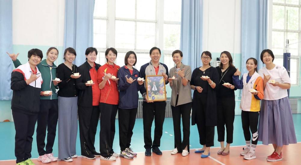 谈及角色发哥曾表示，虽然自己演过赌神，但《赌神》本质上还是劝大家不要赌，因为所有的赌局都有阴谋，放到现实里只会让你变得一无所有，“所以这次庄文强把《别叫我‘赌神’》的剧本给到我的时候，我是非常喜欢的，这部电影说出了我最想说的话，就是：生命中有很多事比赌钱更重要，做人不可以靠赌的